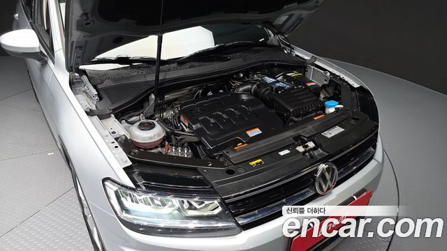 Volkswagen Tiguan (II) 2.0 TDI Premium 2018 — фото 6