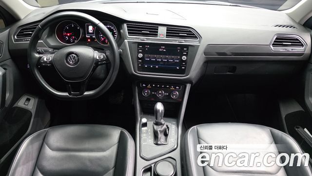 Volkswagen Tiguan (II) 2.0 TDI Premium 2018 — фото 7