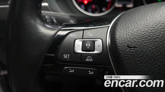 Volkswagen Tiguan (II) 2.0 TDI Premium 2018 — фото 19