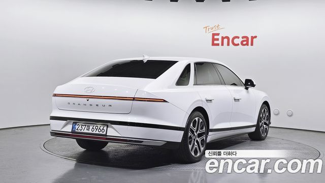 Hyundai Grandeur Hybrid (GN7) Exclusive 2023 — фото 2