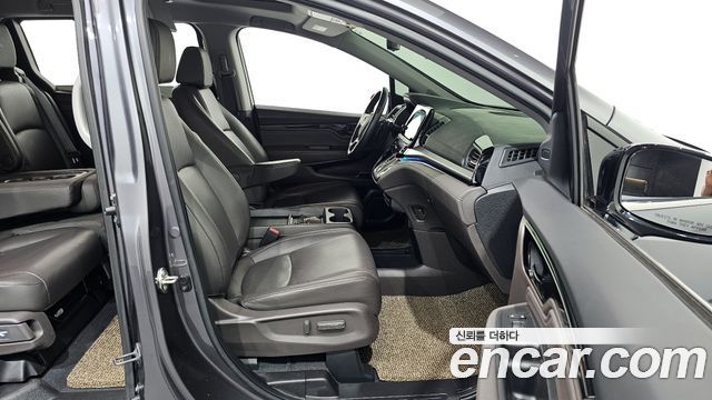 Honda Odyssey 3.5 5th 2019 — фото 15