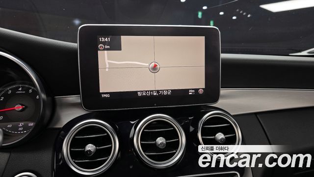 Mercedes-Benz C-Class (W205) C200 Cabriolet 2017 — фото 19