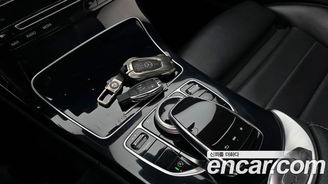 Mercedes-Benz C-Class (W205) C200 Cabriolet 2017 — фото 34