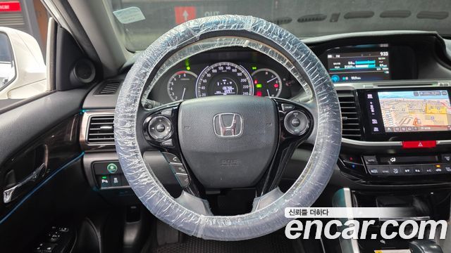 Honda Accord 2.4 9th 2017 — фото 13
