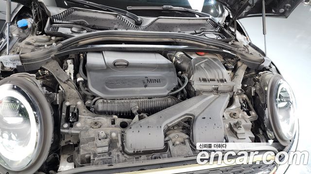 MINI Cooper S Clubman JCW Untold Edition 2nd Gen 2024 — фото 6