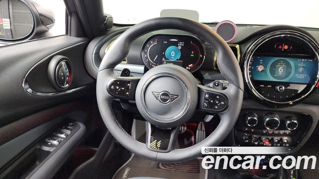 MINI Cooper S Clubman JCW Untold Edition 2nd Gen 2024 — фото 16