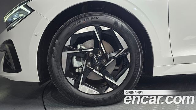 Kia K5 (III) 2.0 Noblesse 2025 — фото 5
