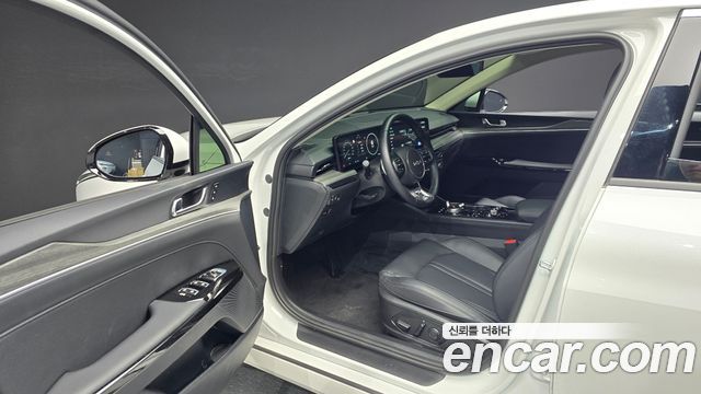 Kia K5 (III) 2.0 Noblesse 2025 — фото 11