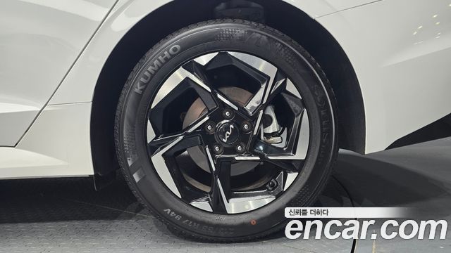 Kia K5 (III) 2.0 Noblesse 2025 — фото 21