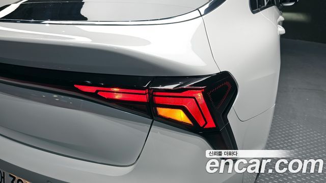 Kia K5 (III) 2.0 Noblesse 2025 — фото 23