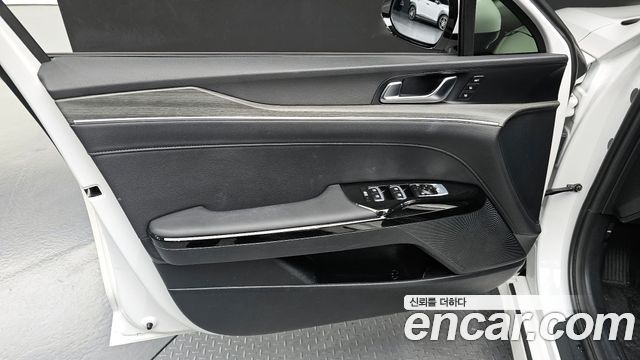 Kia K5 (III) 2.0 Noblesse 2025 — фото 24