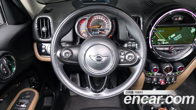 MINI Cooper D Countryman ALL4 HIGH 2nd 2017 — фото 13