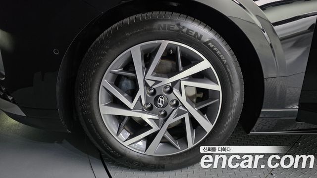 Hyundai Grandeur (GN7) 2,5 Gasoline 2WD Exclusive 2023 — фото 5