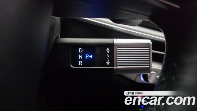 Hyundai Grandeur (GN7) 2,5 Gasoline 2WD Exclusive 2023 — фото 9