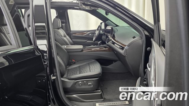 Cadillac Escalade (V) 6.2 ESV ESV Premium Luxury Platinum 2023 — фото 11