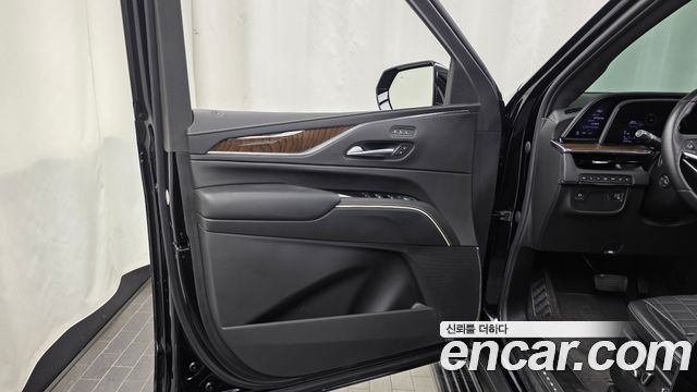 Cadillac Escalade (V) 6.2 ESV ESV Premium Luxury Platinum 2023 — фото 24