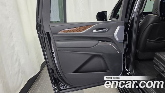 Cadillac Escalade (V) 6.2 ESV ESV Premium Luxury Platinum 2023 — фото 25