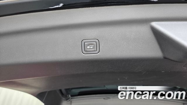 Cadillac Escalade (V) 6.2 ESV ESV Premium Luxury Platinum 2023 — фото 32