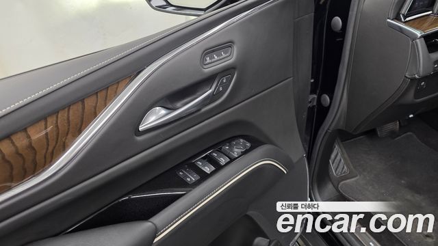 Cadillac Escalade (V) 6.2 ESV ESV Premium Luxury Platinum 2023 — фото 38
