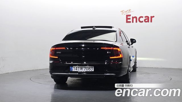 Volvo S90 B5 Ultimate Bright 2023 — фото 4