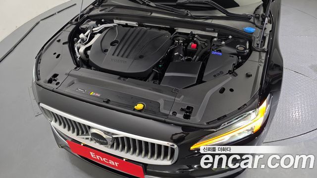 Volvo S90 B5 Ultimate Bright 2023 — фото 6