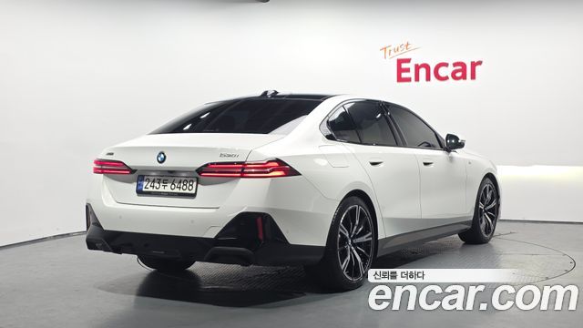 BMW 5 Series (G60) 530i xDrive M Sport 2024 — фото 2