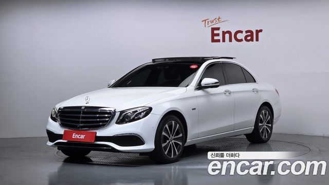 Mercedes-Benz E-Class (W213) E300e Exclusive 2019 — фото 1