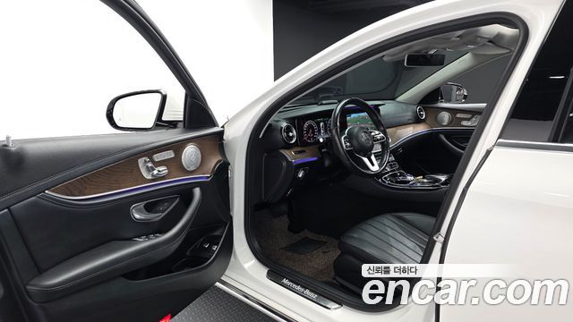 Mercedes-Benz E-Class (W213) E300e Exclusive 2019 — фото 10