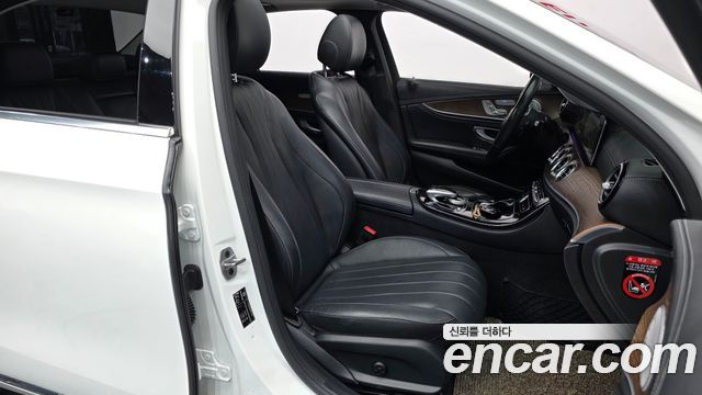 Mercedes-Benz E-Class (W213) E300e Exclusive 2019 — фото 15