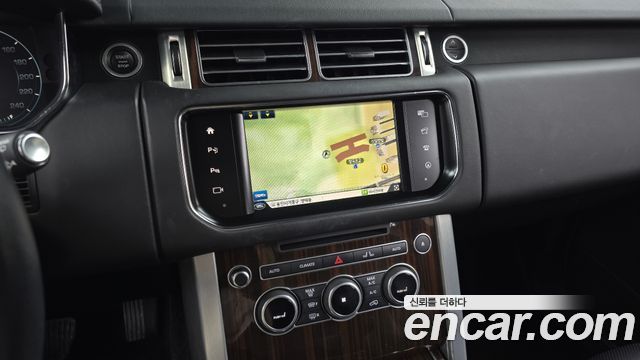 Land Rover Range Rover (IV) 4.4 SDV8 Vogue SE DIESEL 2016 — фото 13