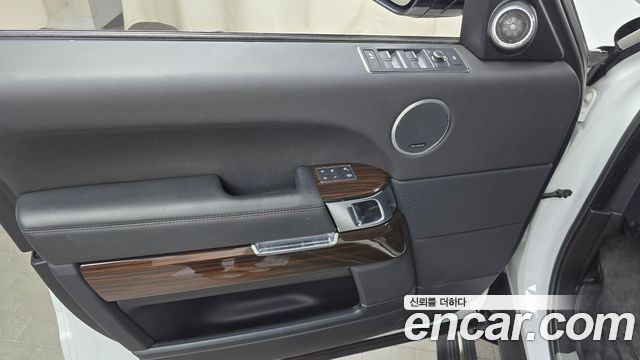 Land Rover Range Rover (IV) 4.4 SDV8 Vogue SE DIESEL 2016 — фото 24