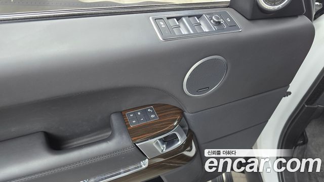 Land Rover Range Rover (IV) 4.4 SDV8 Vogue SE DIESEL 2016 — фото 29