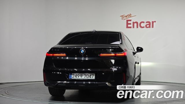 BMW 7 Series (G70) 740d xDrive M Sport 2024 — фото 4
