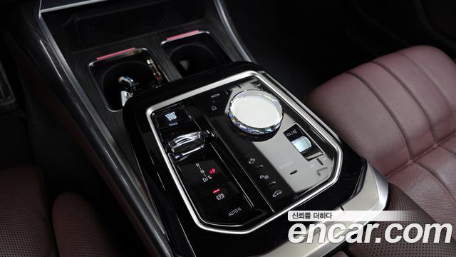 BMW 7 Series (G70) 740d xDrive M Sport 2024 — фото 9