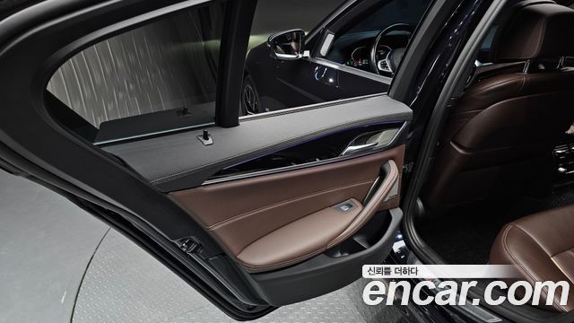 BMW 5 Series (G30) 530i M Sport Package 2022 — фото 25