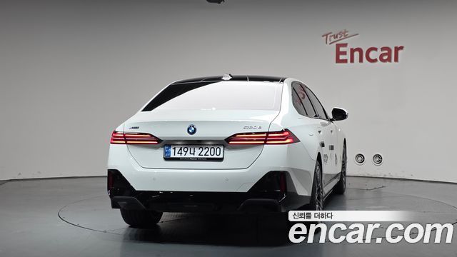 BMW 5 Series (G60) 530e xDrive M Sport 2025 — фото 4