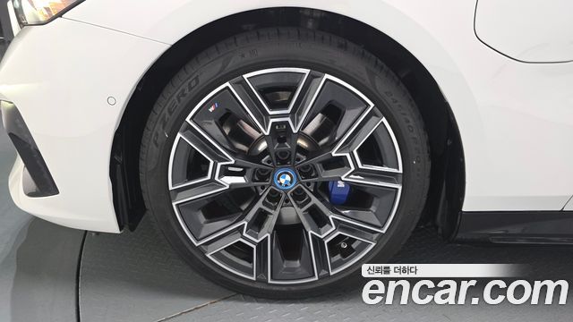 BMW 5 Series (G60) 530e xDrive M Sport 2025 — фото 5