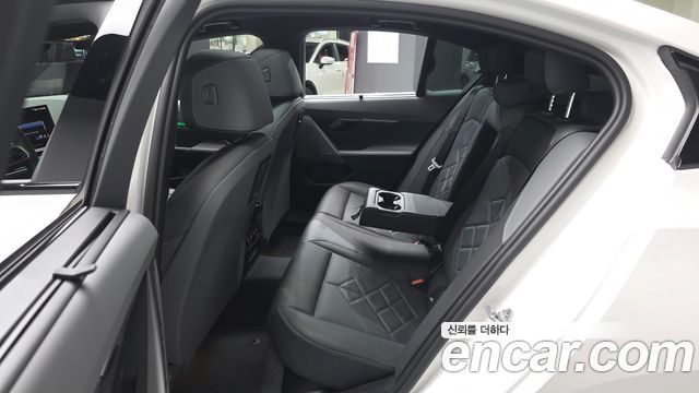 BMW 5 Series (G60) 530e xDrive M Sport 2025 — фото 11