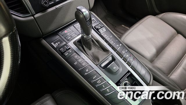 Porsche Macan 3.6 Turbo 95B 2017 — фото 9