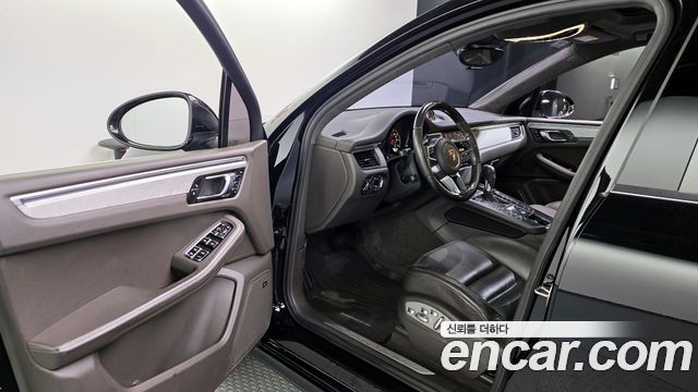 Porsche Macan 3.6 Turbo 95B 2017 — фото 10