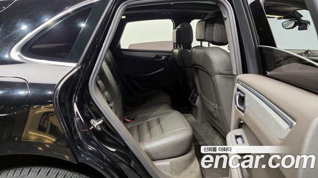 Porsche Macan 3.6 Turbo 95B 2017 — фото 16