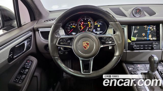 Porsche Macan 3.6 Turbo 95B 2017 — фото 17