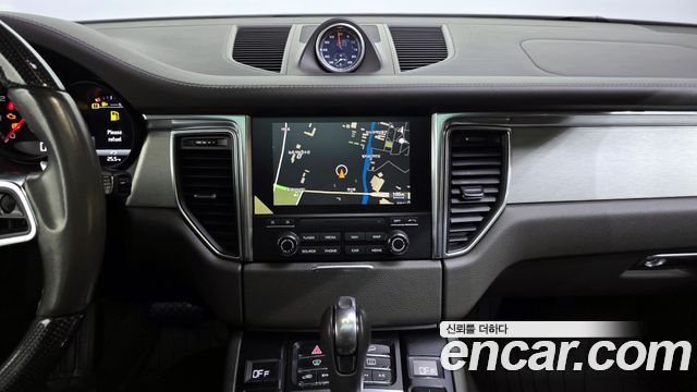 Porsche Macan 3.6 Turbo 95B 2017 — фото 18
