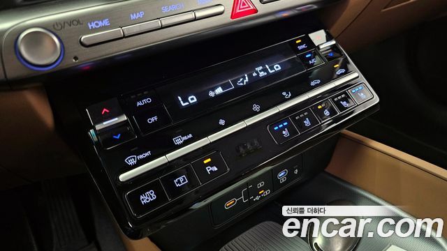 Hyundai Grandeur (GN7) 2,5 Gasoline 2WD Premium 2024 — фото 20