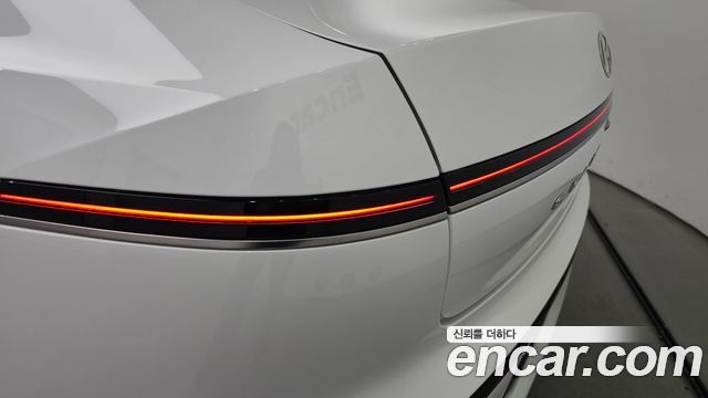 Hyundai Grandeur (GN7) 2,5 Gasoline 2WD Premium 2024 — фото 23