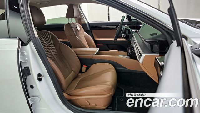 Hyundai Grandeur (GN7) 2,5 Gasoline 2WD Premium 2024 — фото 26