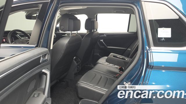 Volkswagen Tiguan (II) 2.0 TDI 4-Motion Premium 2022 — фото 12