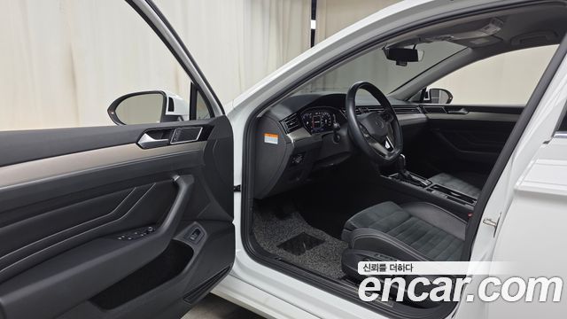 Volkswagen Passat GT (B8) 2.0 TDI Premium 2022 — фото 10