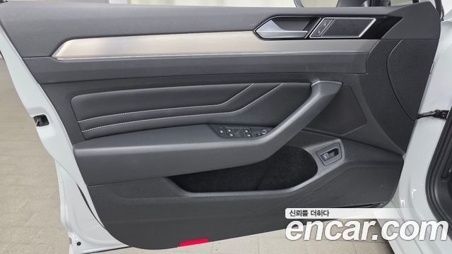 Volkswagen Passat GT (B8) 2.0 TDI Premium 2022 — фото 24