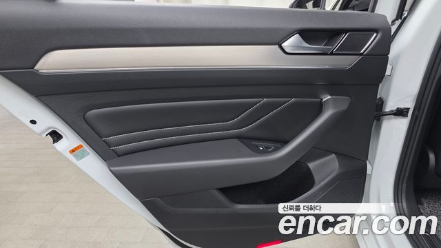 Volkswagen Passat GT (B8) 2.0 TDI Premium 2022 — фото 25